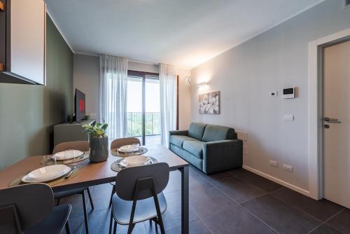 Park Towers 15 - Design - Large Terrace - AC
