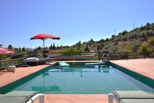 Πισίνα στο ή κοντά στο Idyllic Andalusian villa with private pool & stunning views