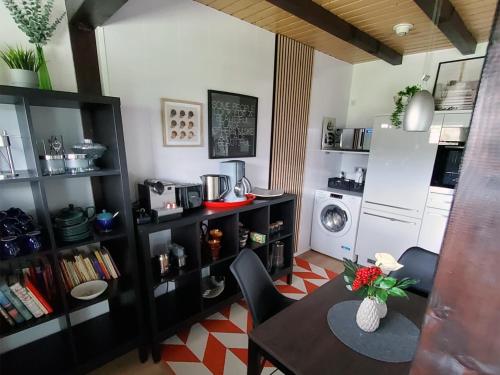 Η κουζίνα ή μικρή κουζίνα στο R&R die exklusive Ferienwohnung