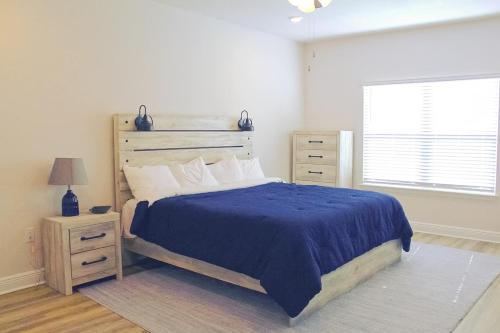 Postel nebo postele na pokoji v ubytování Sunlit Shores