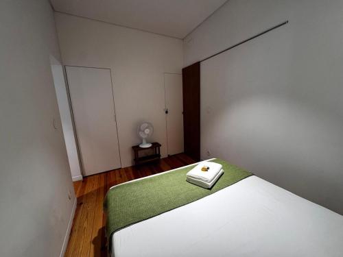 Stylish Lisbon Stay, Renovated Gem in Bairro Alto