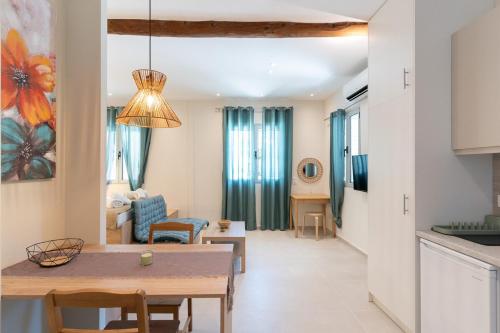 Nhà bếp/bếp nhỏ tại Sea & Salt Boutique Apartment 2