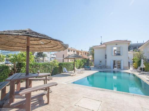 Villa Lefko Sunshine - Lovely 4 Bedroom Protaras Villa With Pool