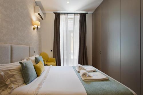 BOUTIQUE Rentals-Art & Charm II Apt w/ Terrace