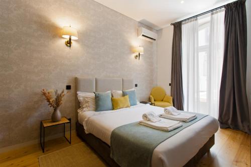 BOUTIQUE Rentals-Art & Charm II Apt w/ Terrace