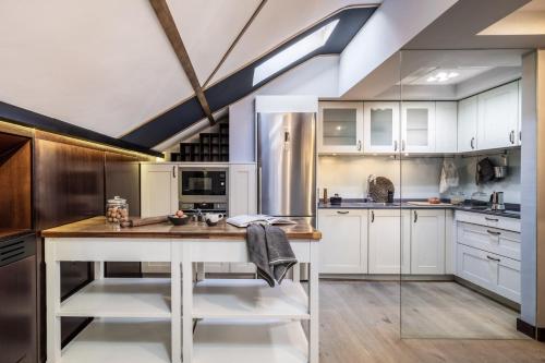 Aston - 2 bedrooms and terrace in Salamanca