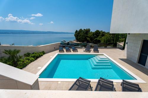 Villa Forti Dva - 5 Bedroom Modern Villa - Sister Villa Available - Sea Views