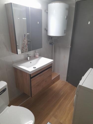 sakis apartment 2 -4th floor