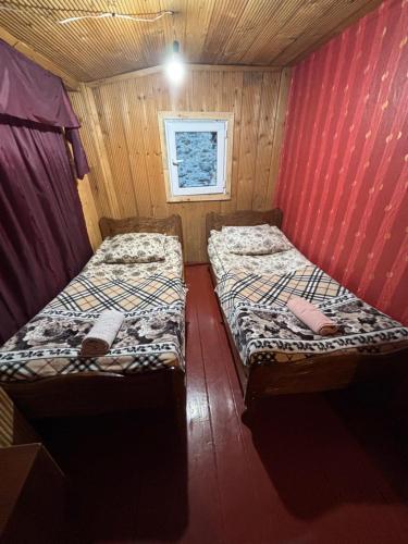 Una cama o camas en una habitación de Old House