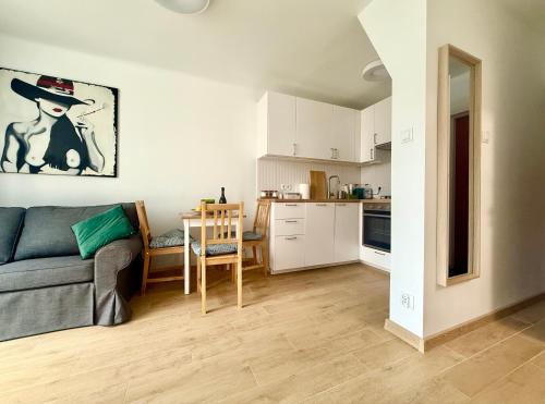 Cozy Stay Rondo ONZ Apartment