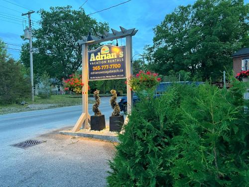 Photo de la galerie de l'établissement Spacious Ground Floor Garden View Apartment, à Wasaga Beach