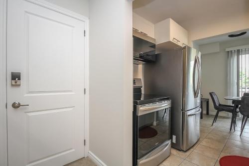 Gallery image of Spacious Second Floor Garden View Apartment in Wasaga Beach
