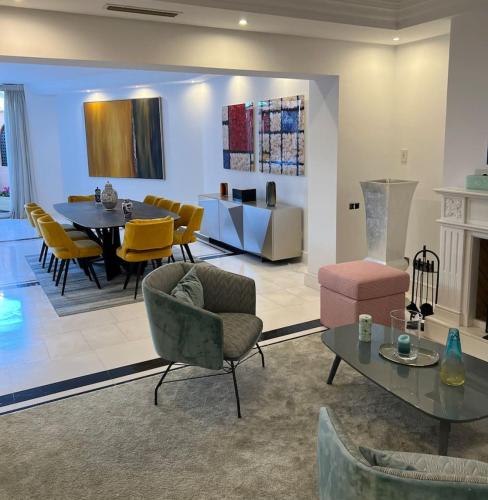 First Line Banus 4 Bed Sea Pool