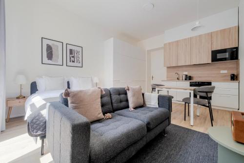 Blueground Holešovice balcony nr Vltava PRG-55