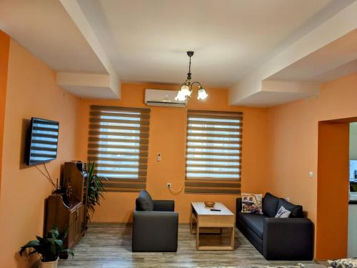 Χώρος καθιστικού στο Апартамент Аладин- Център Враца