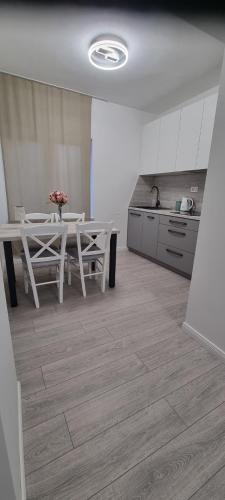 Dapur atau dapur kecil di Apartment Dony - Tičić
