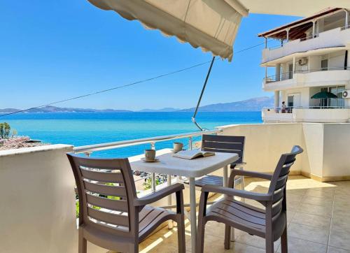Violet Sea View Apartment