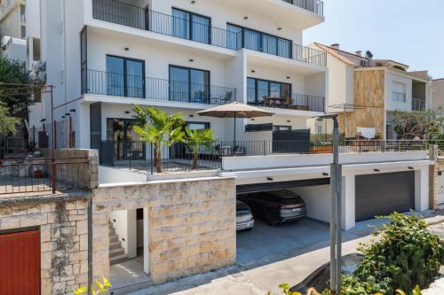 Luči apartment, Omiš