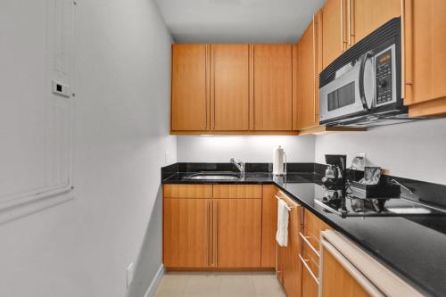 2 Bedroom OR King Studio Suites Four Seasons Hotel Miami Free Wi-Fi & Free Parking photo 140