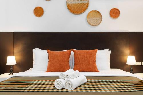 Ένα ή περισσότερα κρεβάτια σε δωμάτιο στο King Bed, Park, BTS 5min | Free Parking, Fast WiFi