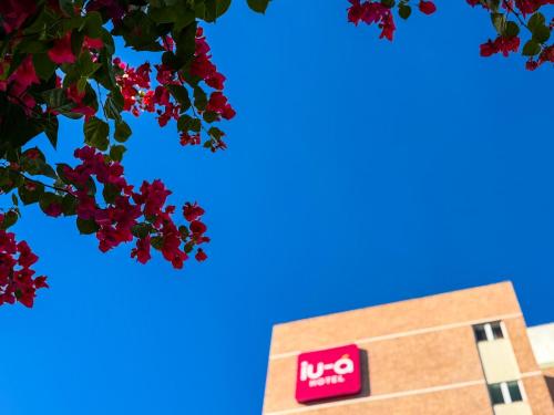 a kmart sign in front of a building at Iu-á Hotel in Juazeiro do Norte