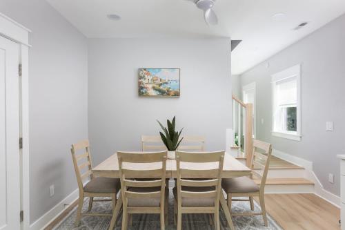 Ein Sitzbereich in der Unterkunft Modern Home in the Heart of KDH Minutes to Beach