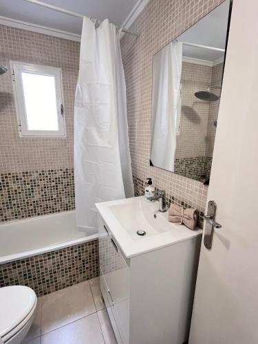 Ideal modern pool apartment CLR