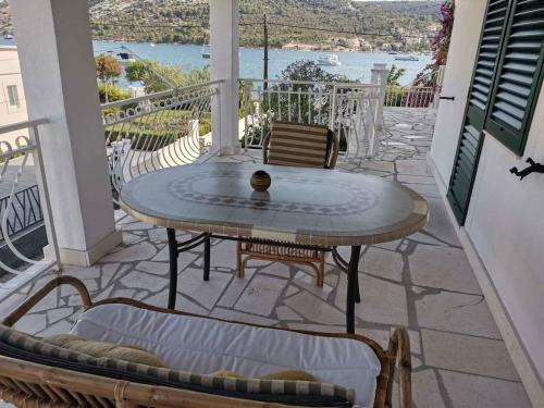 One-Bedroom Apartment in Vinisce I