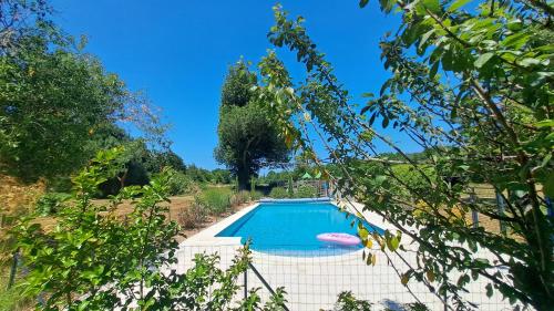Belle demeure avec piscine à Bourgueuil 5 ch/10 p