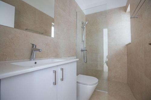 Koupelna v ubytování Villa Olive Chrysos, Brand New, Luxury 3 Bdr Protaras Villa, With Private Pool