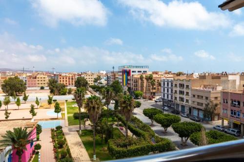 Γενική άποψη της πόλης Ναντόρ ή θέα της πόλης από  αυτό το διαμέρισμα
