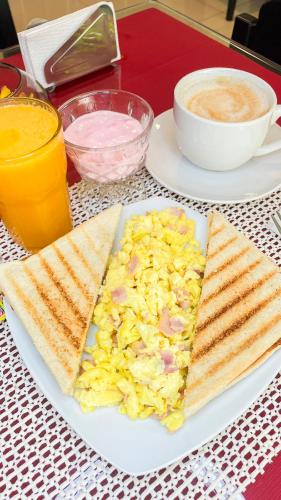 Jídlo v hotelu nebo okolí