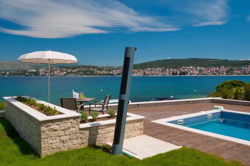 Seafront Villa Trogir Deluxe Jevan 6 Beautiful Bedrooms Private Pool