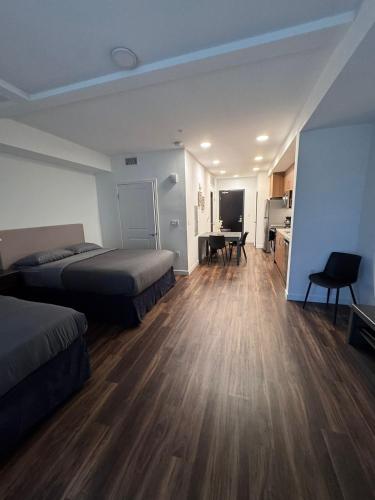 Awesome Loft at Hollywood FREE Parking photo 30