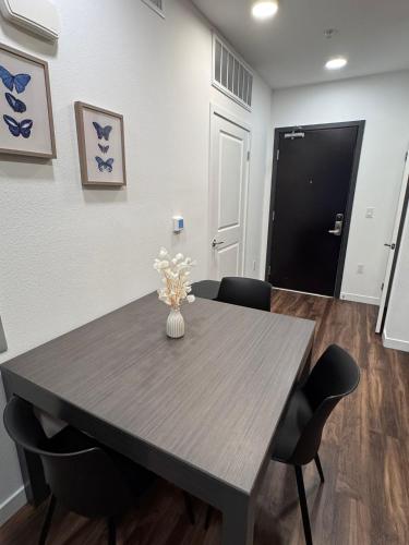 Awesome Loft at Hollywood FREE Parking photo 32