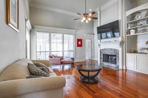 Χώρος καθιστικού στο Easy Access to I-10 Family Home in Prairieville!