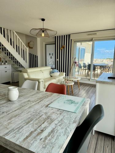 Bleu Prestige - Penthouse vue mer -Terrasse -Plage 100m -Cap d'Agde - Histoire de Clés