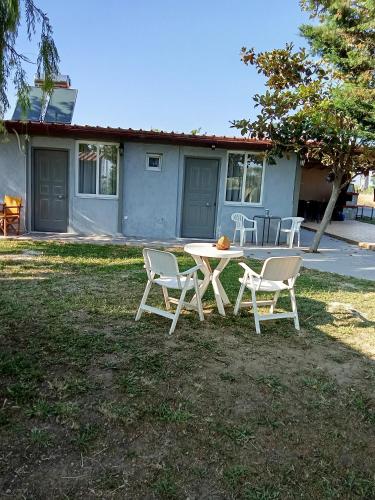 Το κτήριο όπου στεγάζεται  η παραθεριστική κατοικία