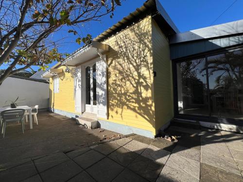 Galeriebild der Unterkunft Kaz a Nyla - Face à la plage de Terre Sainte in Saint-Pierre