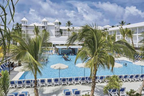 La alberca dentro o cerca de Riu Bambu - All Inclusive