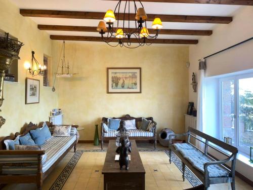 Photo de la galerie de l'établissement Résidence C30-perros Guirec - Appartement dans villa classée balnéaire MAE-4541, à Perros-Guirec