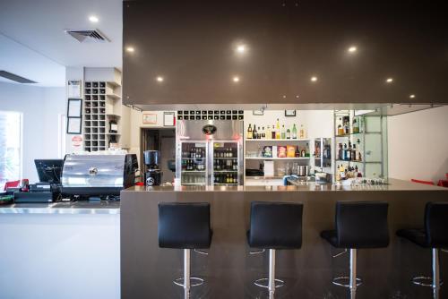 Salon ou bar de l'établissement Best Western Melbourne Airport