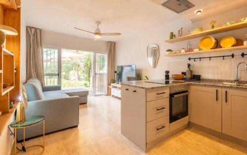 Beautifully decorated apartment near the beach