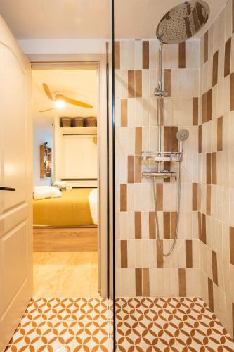 Beautifully decorated apartment near the beach