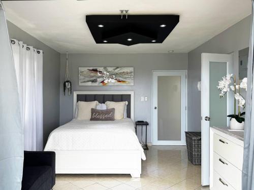 Ein Bett oder Betten in einem Zimmer der Unterkunft Casa Monte Verde - Heated Pool