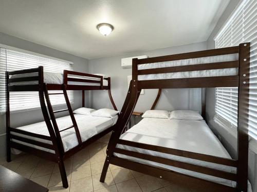 Ein Bett oder Betten in einem Zimmer der Unterkunft Casa Monte Verde - Heated Pool