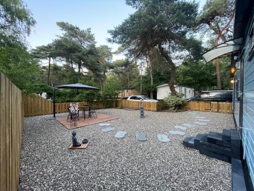 Κήπος έξω από το Chalet Wismar
