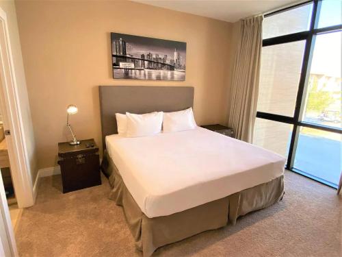 Elegant Home w 3 En Suites & Breathtaking View photo 24