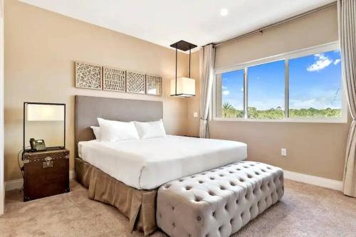 Elegant Home w 3 En Suites & Breathtaking View photo 9