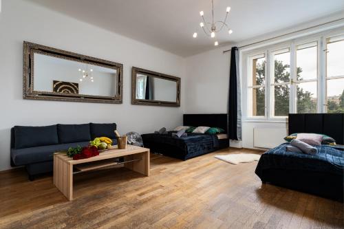 Aurora Estate Elegance